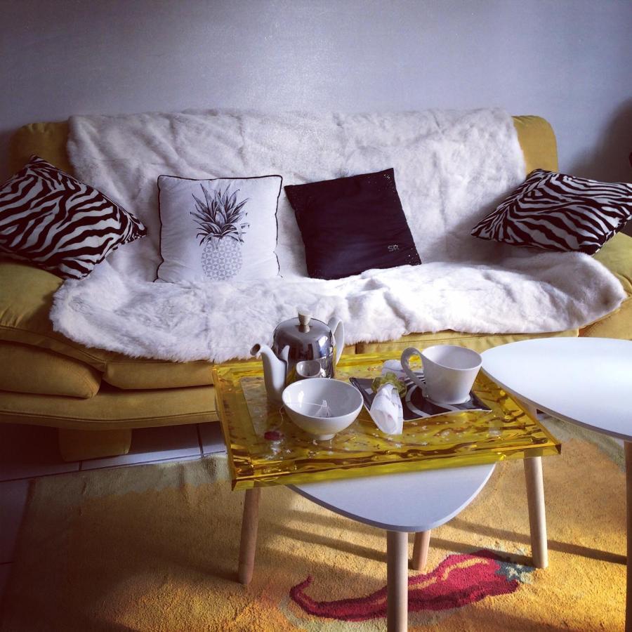 Chambre D'Hotes The Yellow Cube 오비에르 외부 사진