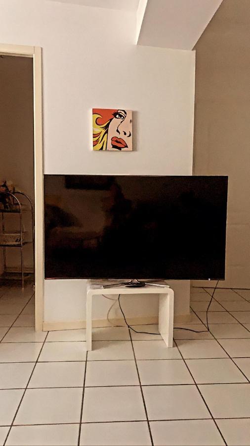 Chambre D'Hotes The Yellow Cube 오비에르 외부 사진