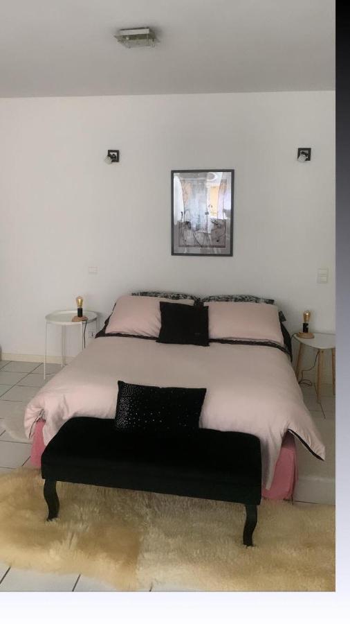Chambre D'Hotes The Yellow Cube 오비에르 외부 사진